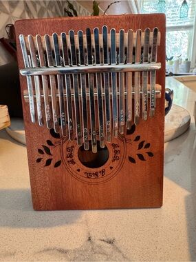 Stiller 17 Key Kalimba Mahogany Wood Thumb Piano Beginner Kit C Tune